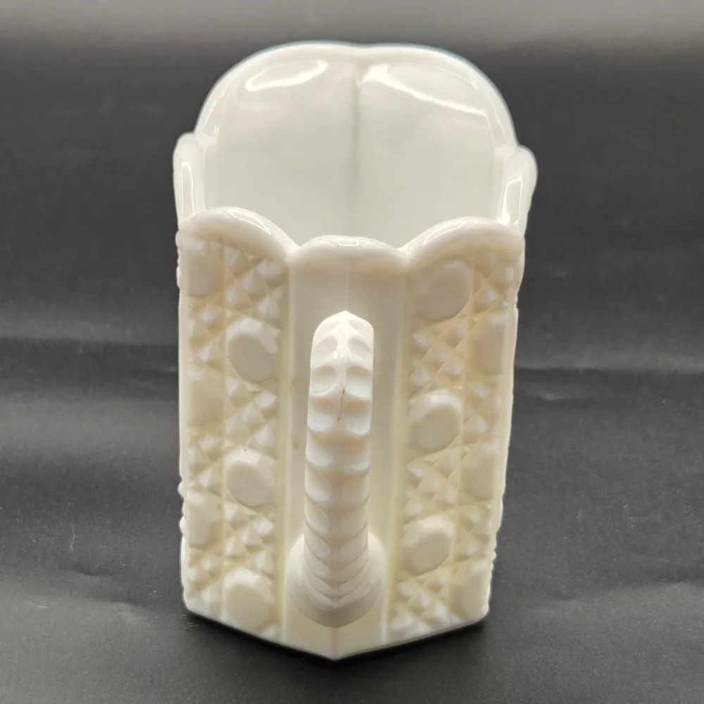VINTAGE  Rotec Milk Glass‎ Creamer MINT CONDITION